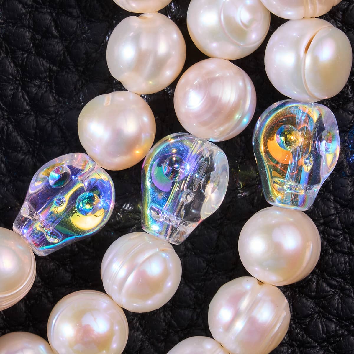 Ocean Phantom | Ivory Freshwater Pearl x Crystal Skull