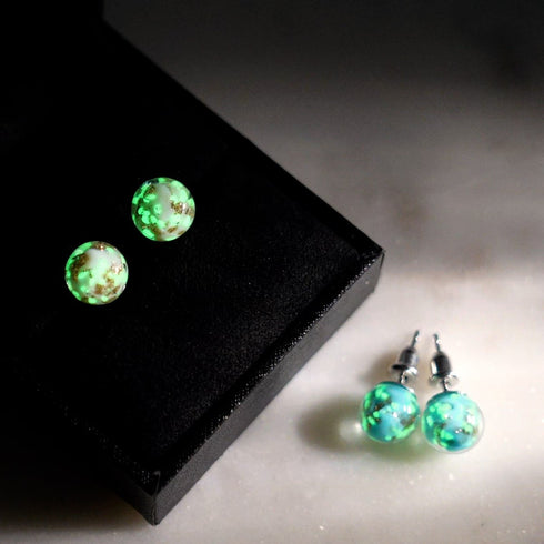 Ivory | .925 Sterling Silver | Firefly Glass Stud Earrings