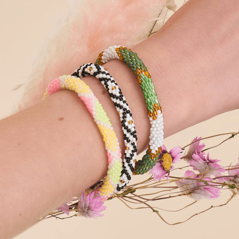 Black Eyed Susan | Himalayan Glass Bead Bracelet