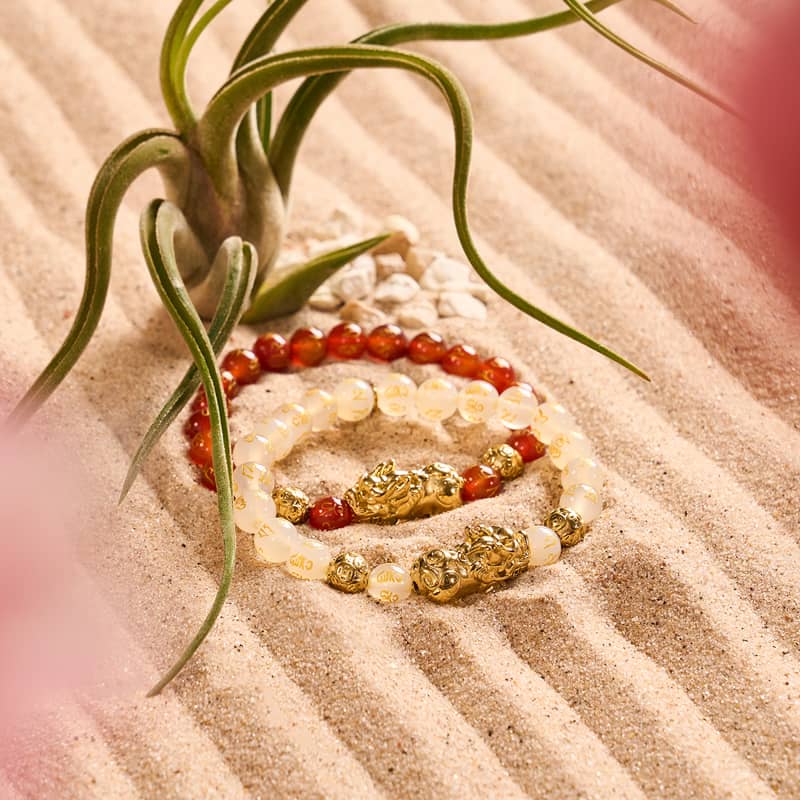 Pixiu Feng Shui Bracelet | GOLD Element | White Agate x 18k Gold