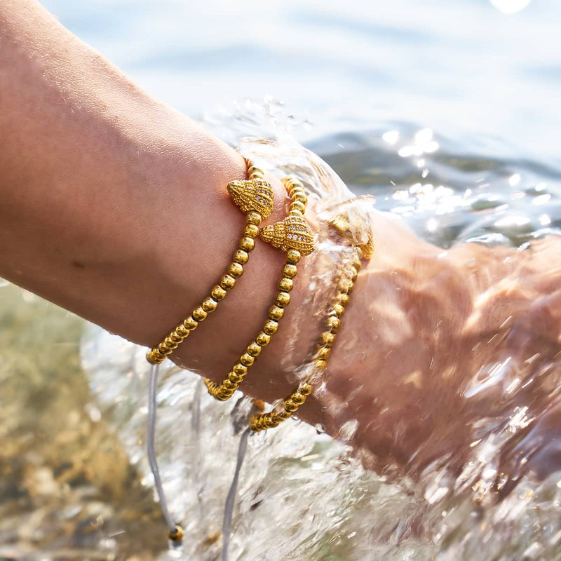 Isla | 18k Gold | Crystal Conch Shell Macrame Charmballa Bracelet